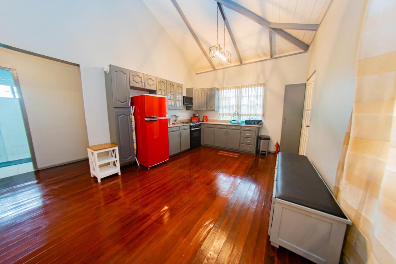 Jr Apartments 乔治敦 外观 照片